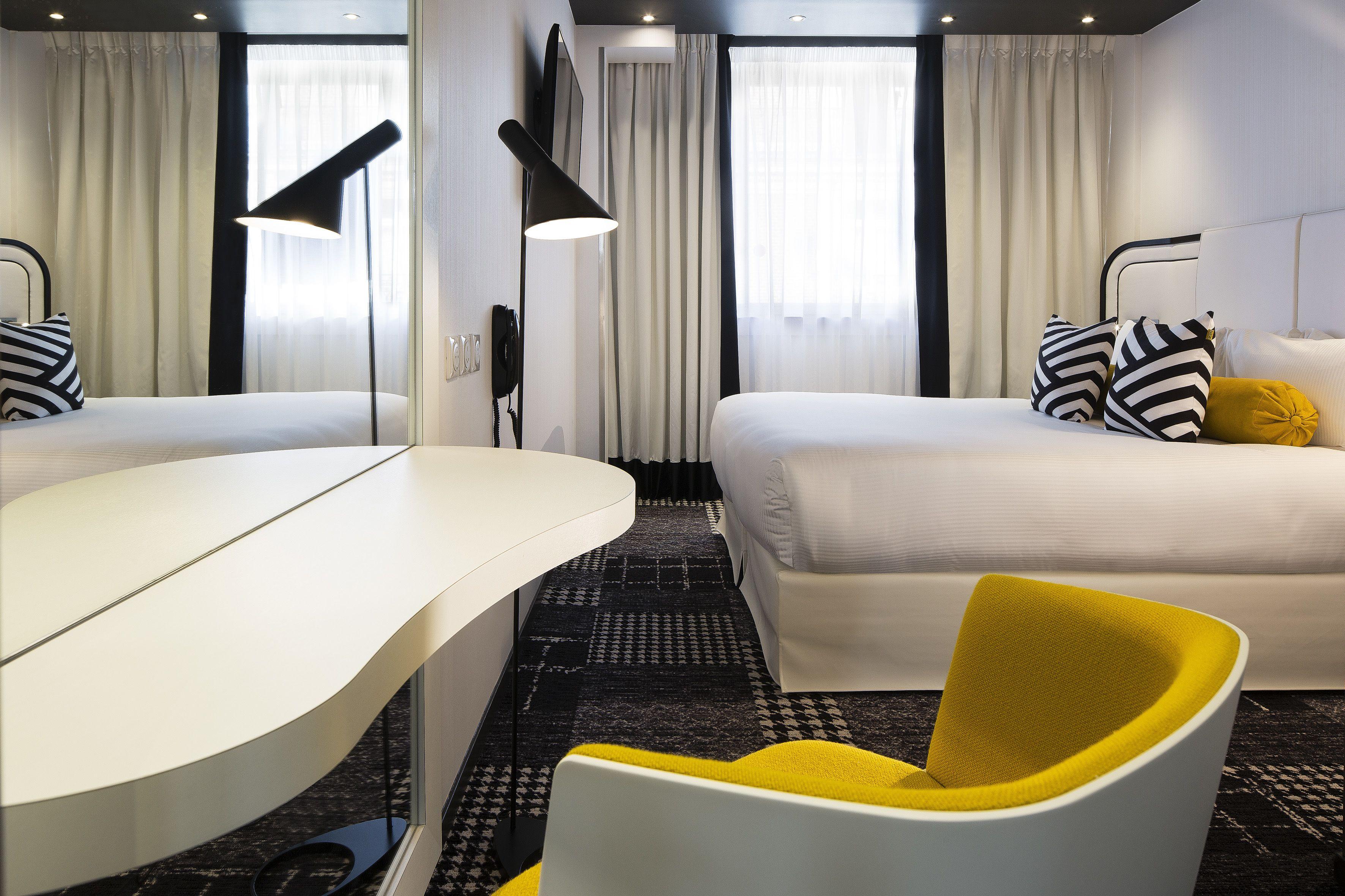 Ekta Champs Elysées Parigi