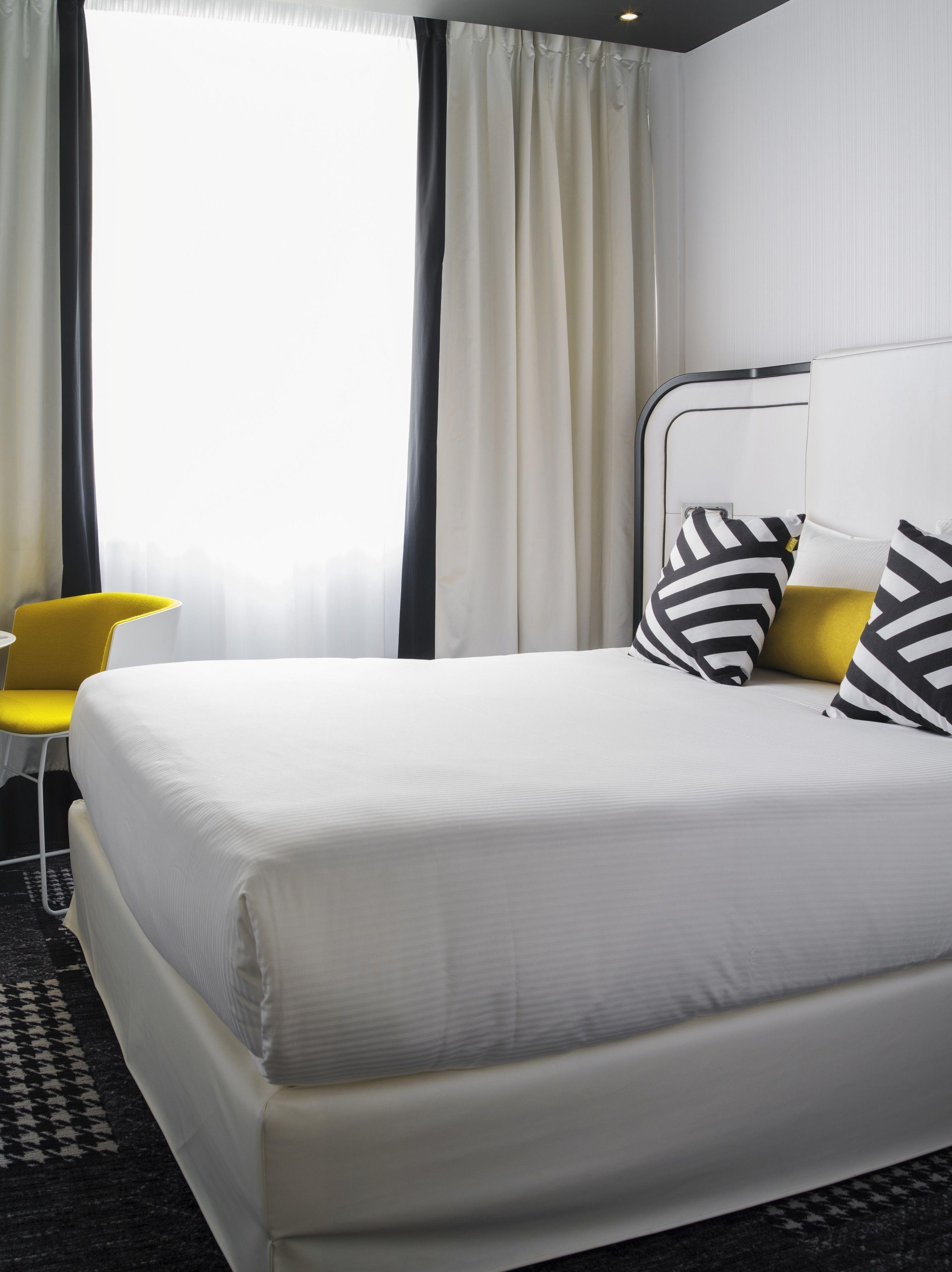 Hotel Ekta Champs Elysées 4*