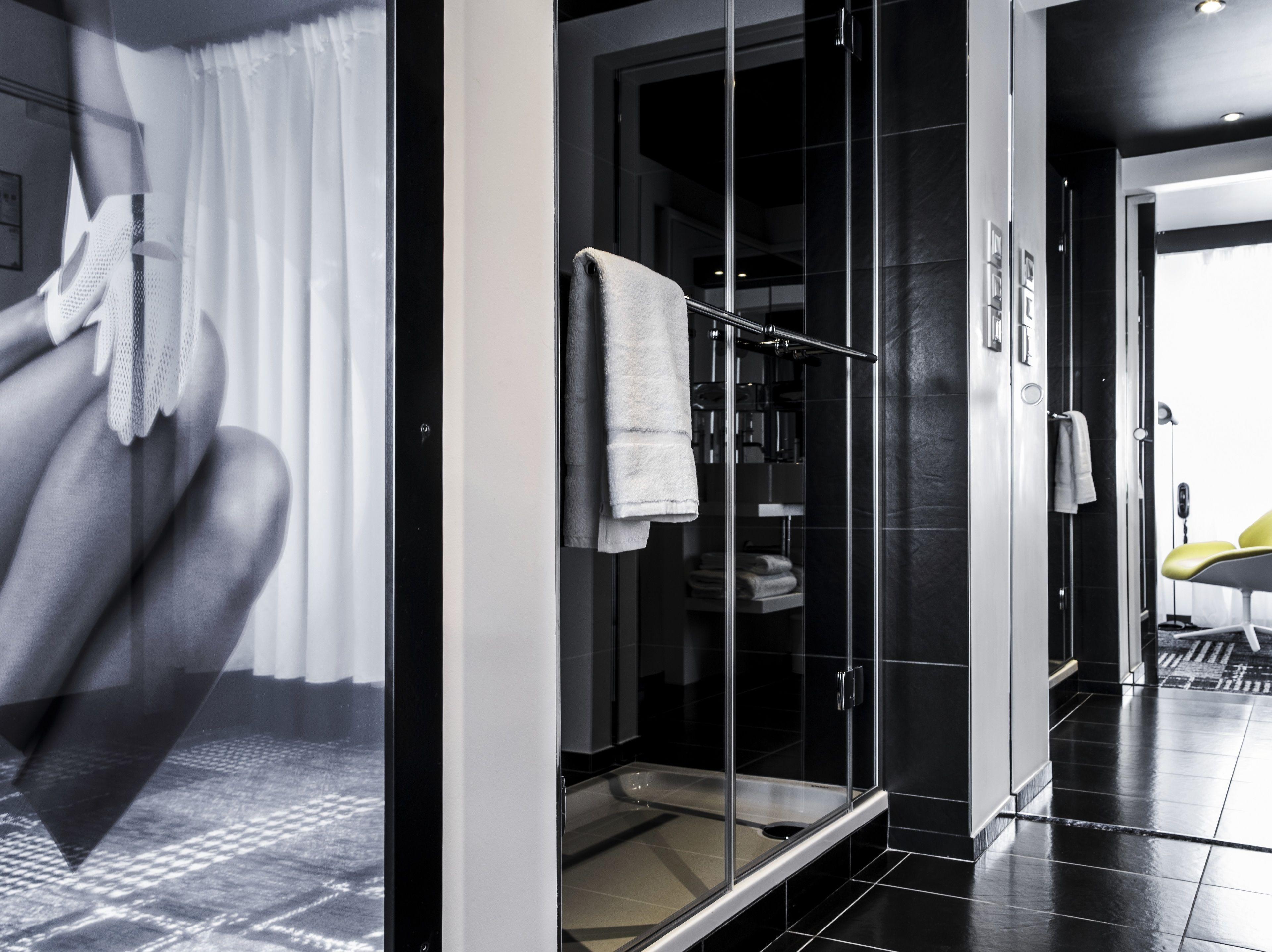 Hotel Ekta Champs Elysées Parigi