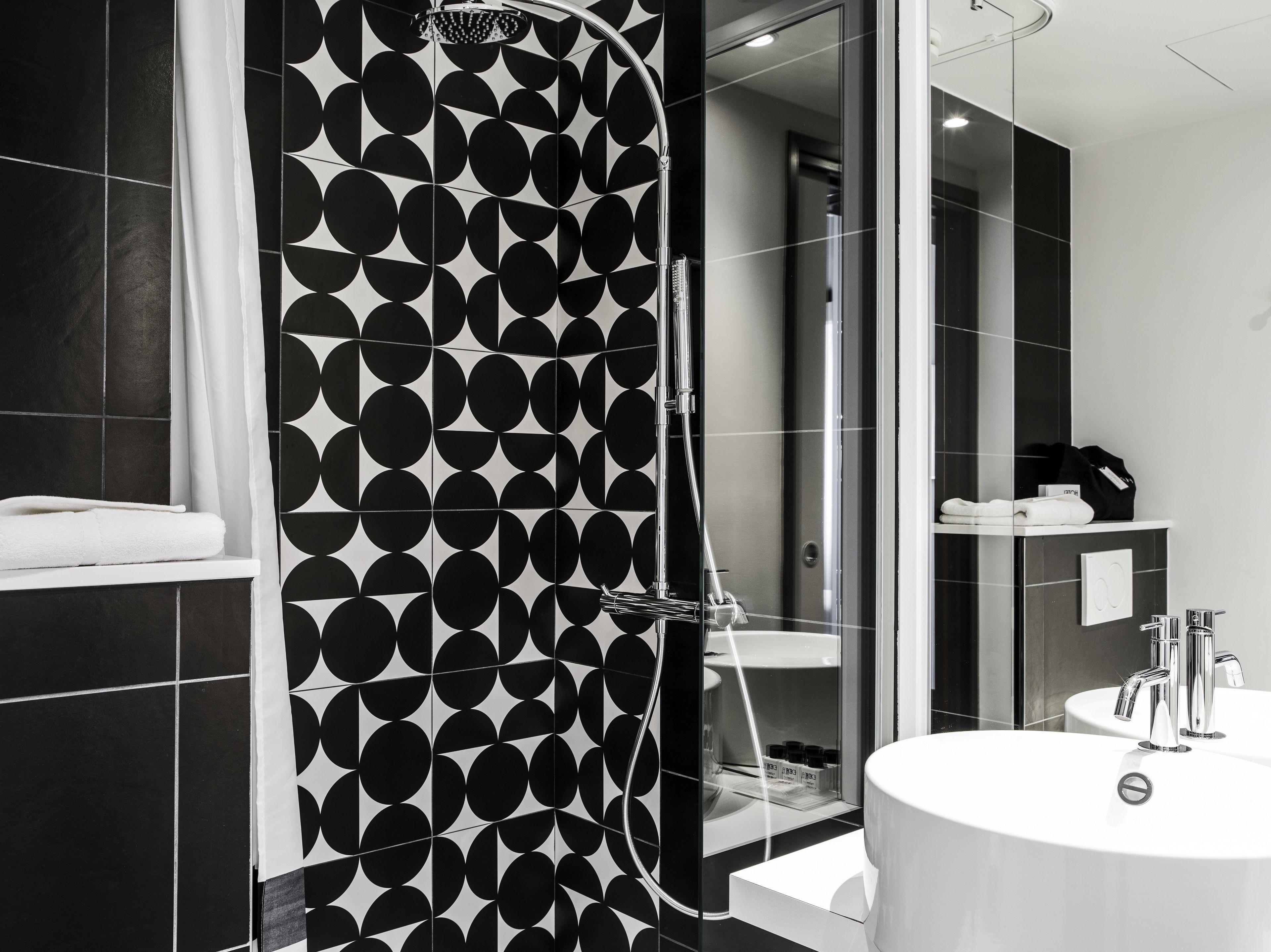 Ekta Champs Elysées