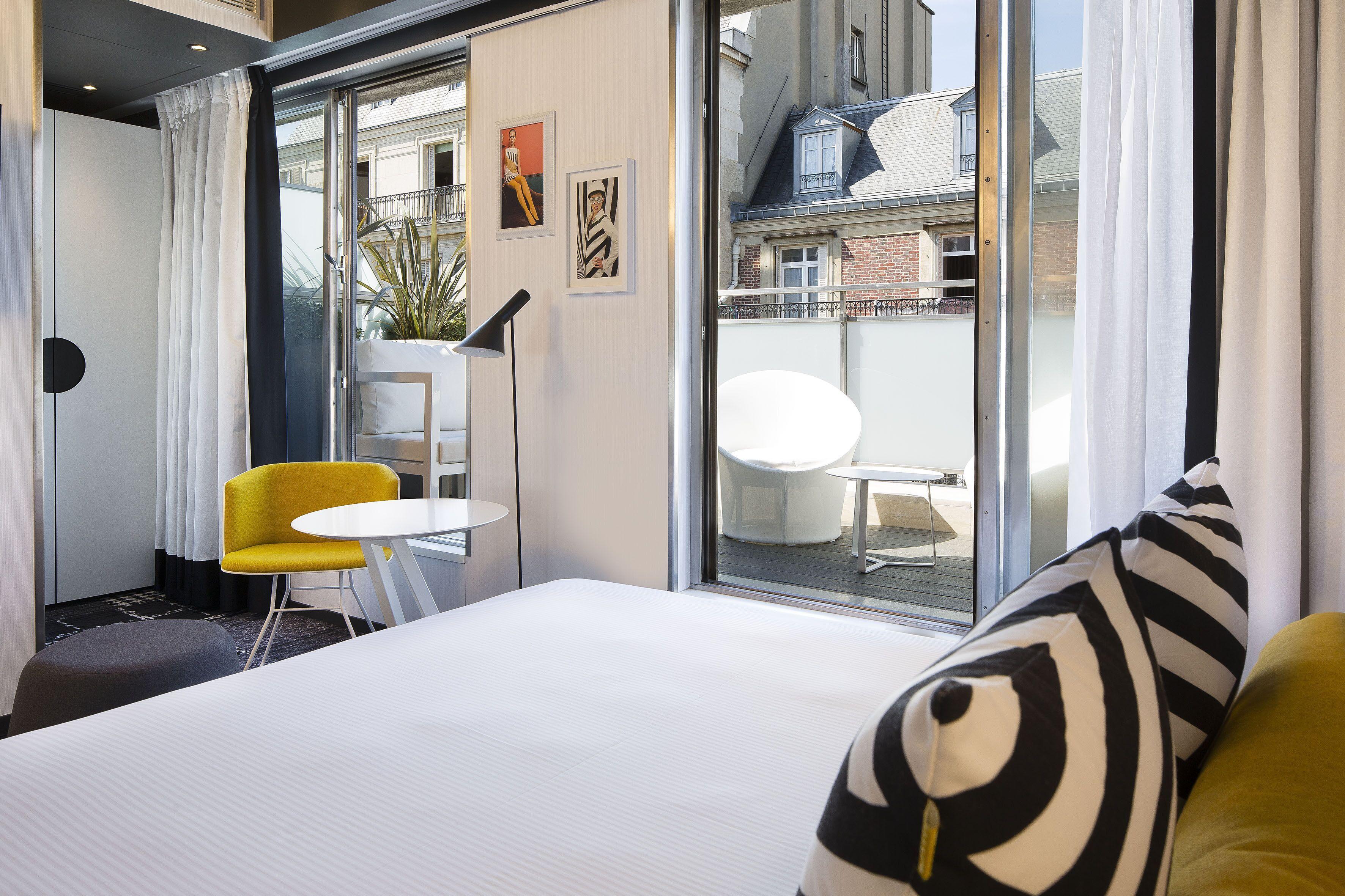 Ekta Champs Elysées