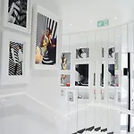 Ekta Champs Elysees Hotel