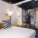 Hotel Ekta Champs Elysees Paris