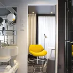 Ekta Champs Elysees