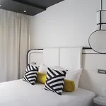 Hotel Ekta Champs Elysees Paris