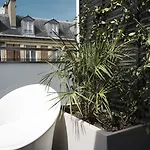 Ekta Champs Elysees Paris