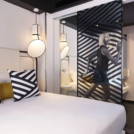 Hotel Ekta Champs Elysées Parigi