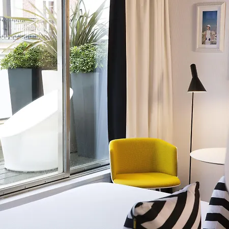 Hotel Ekta Champs Elysées Parigi