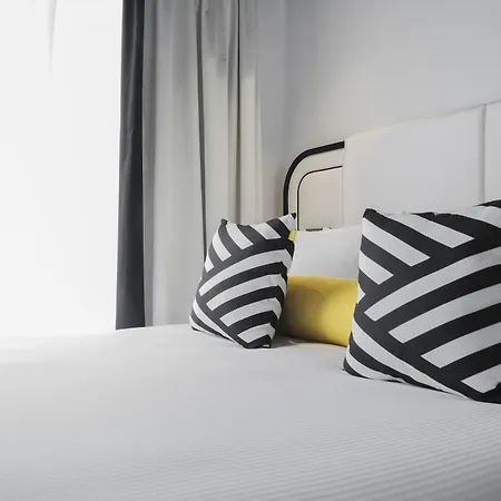Hotel Ekta Champs Elysées 4*