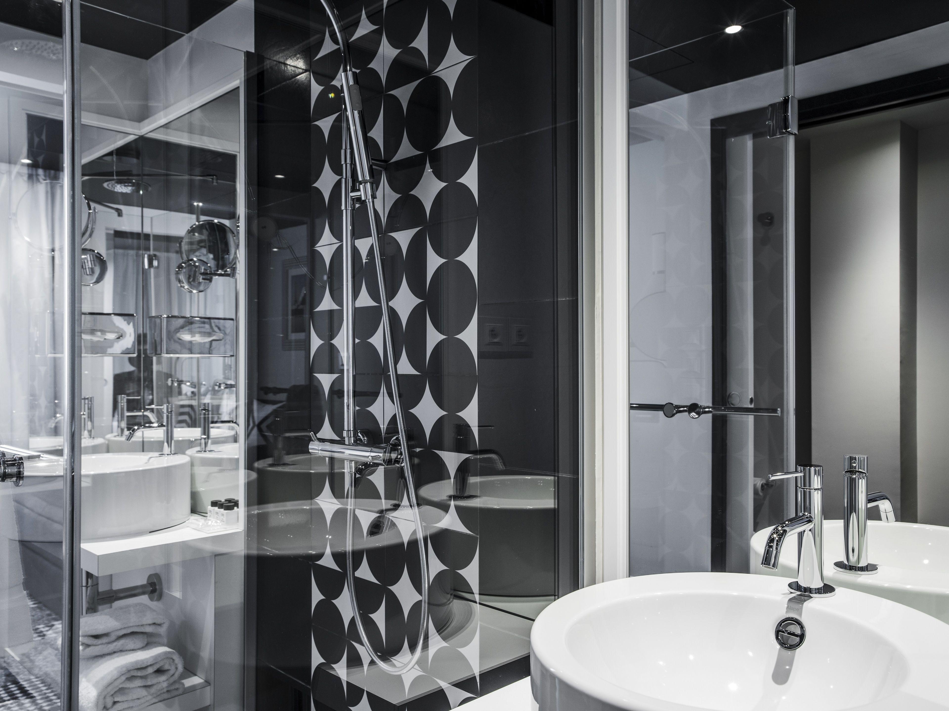 Ekta Champs Elysées