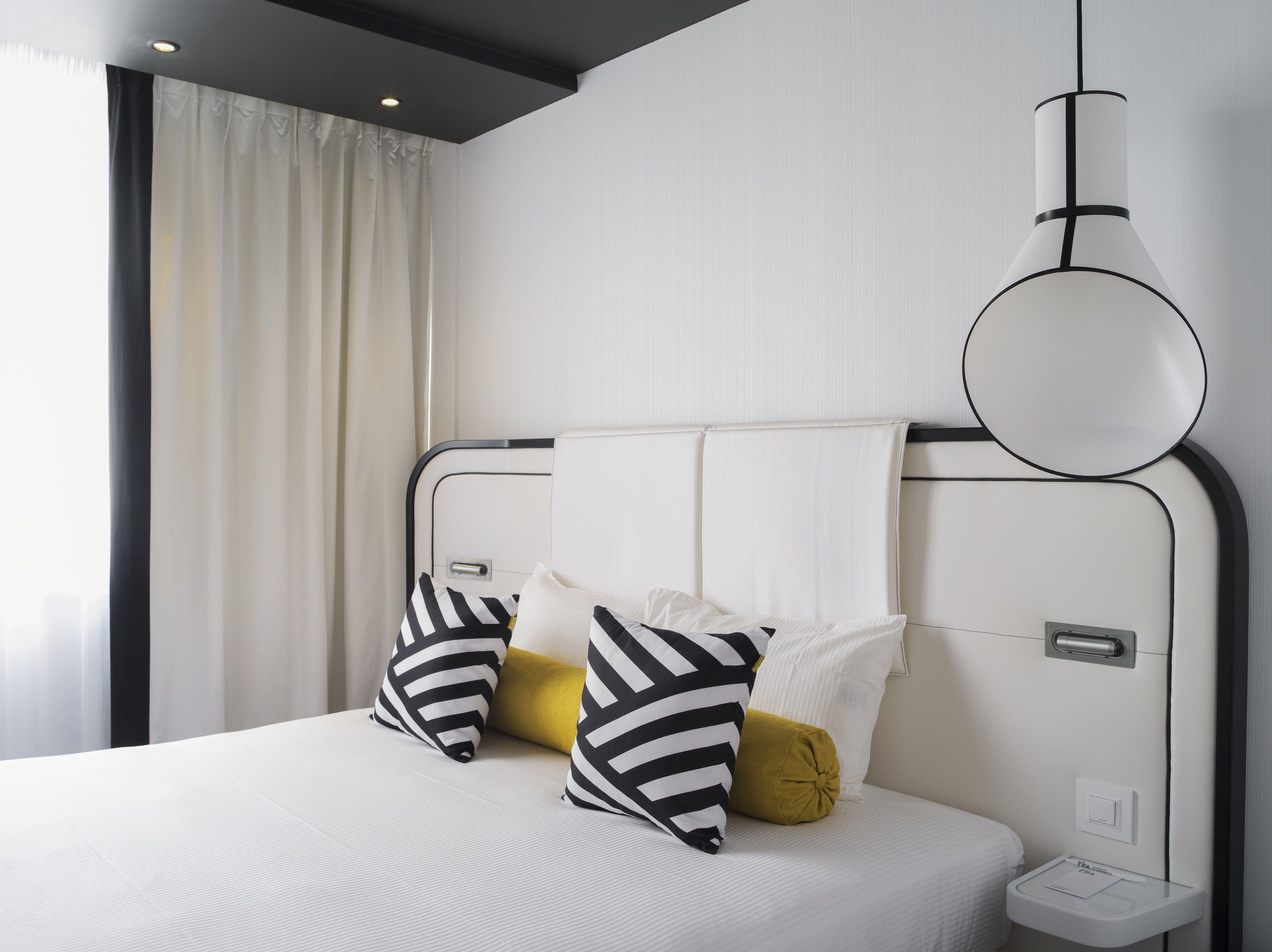 Hotel Ekta Champs Elysees Paris