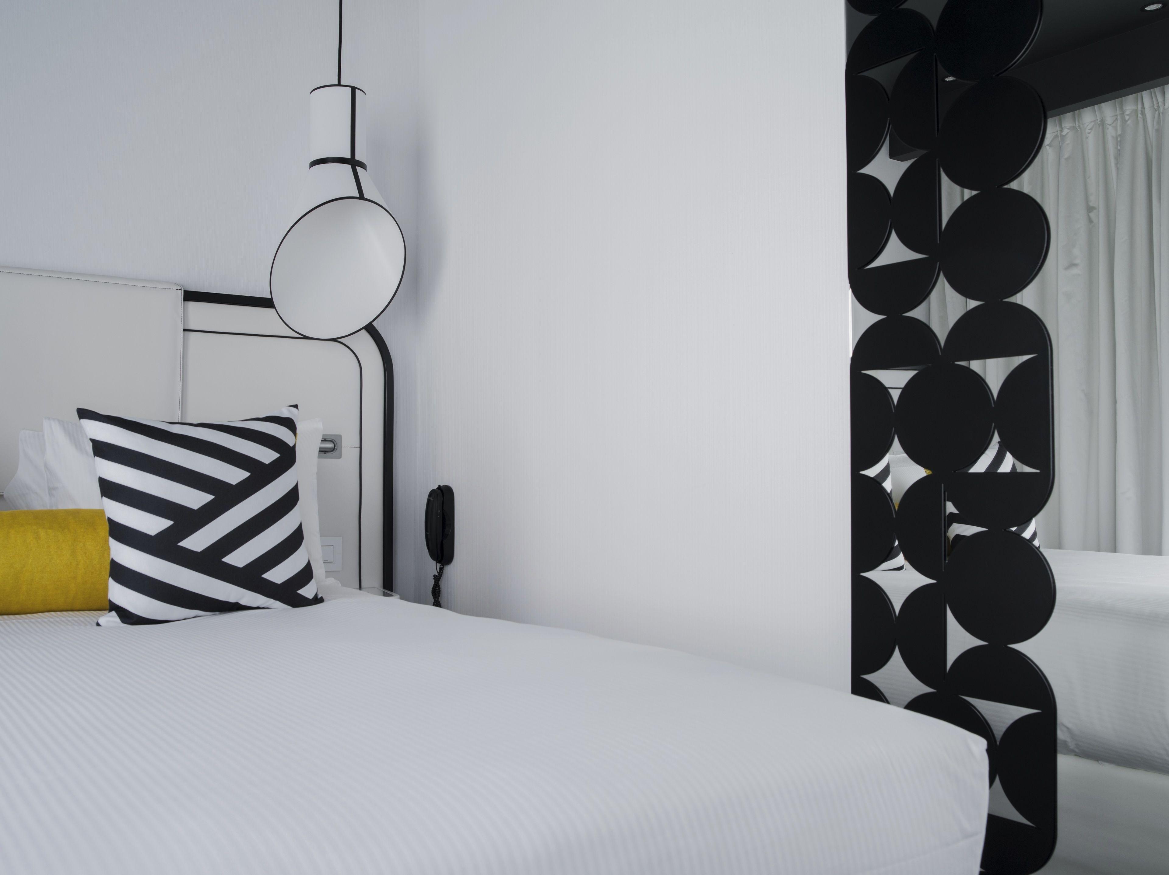 Hotel Ekta Champs Elysees Paris