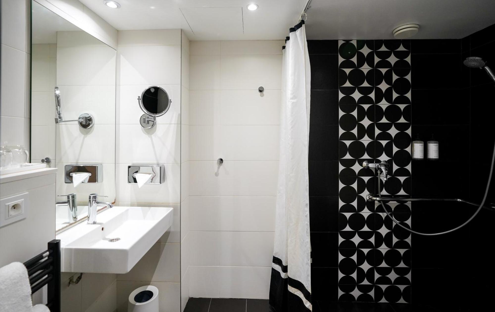 Hotel Ekta Champs Elysees Paris