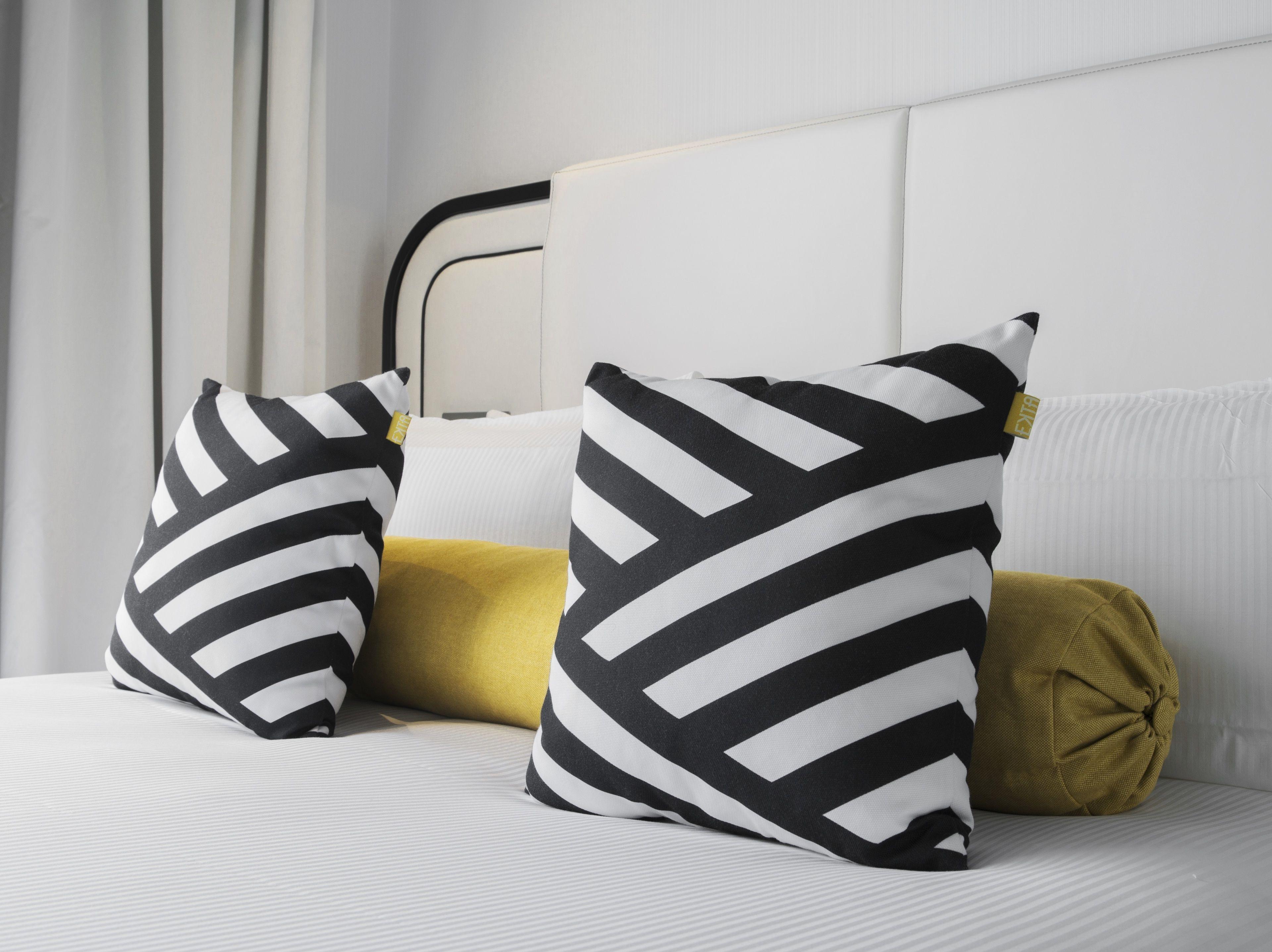 Hotel Ekta Champs Elysees 4*