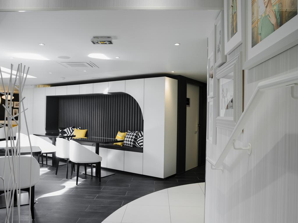 Hotel Ekta Champs Elysees Paris