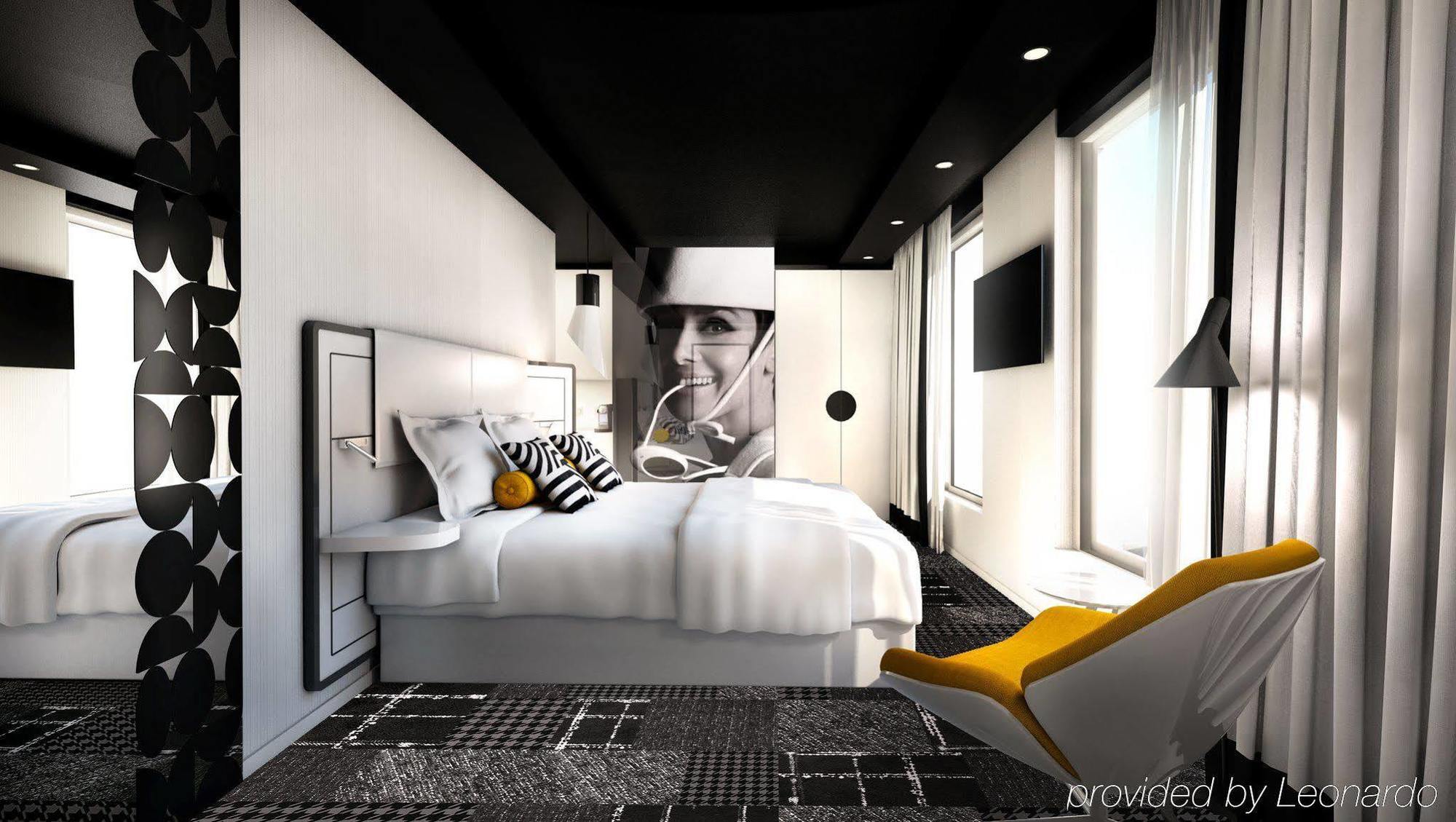 Hotel Ekta Champs Elysées 4*
